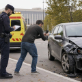 Accidente con fuga en España: qué hacer paso a paso y cómo reclamar la indemnización